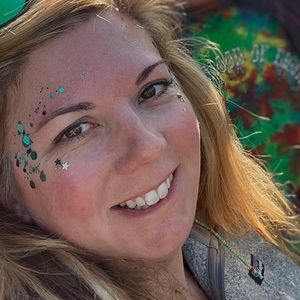 Meet your Posher, Caroline